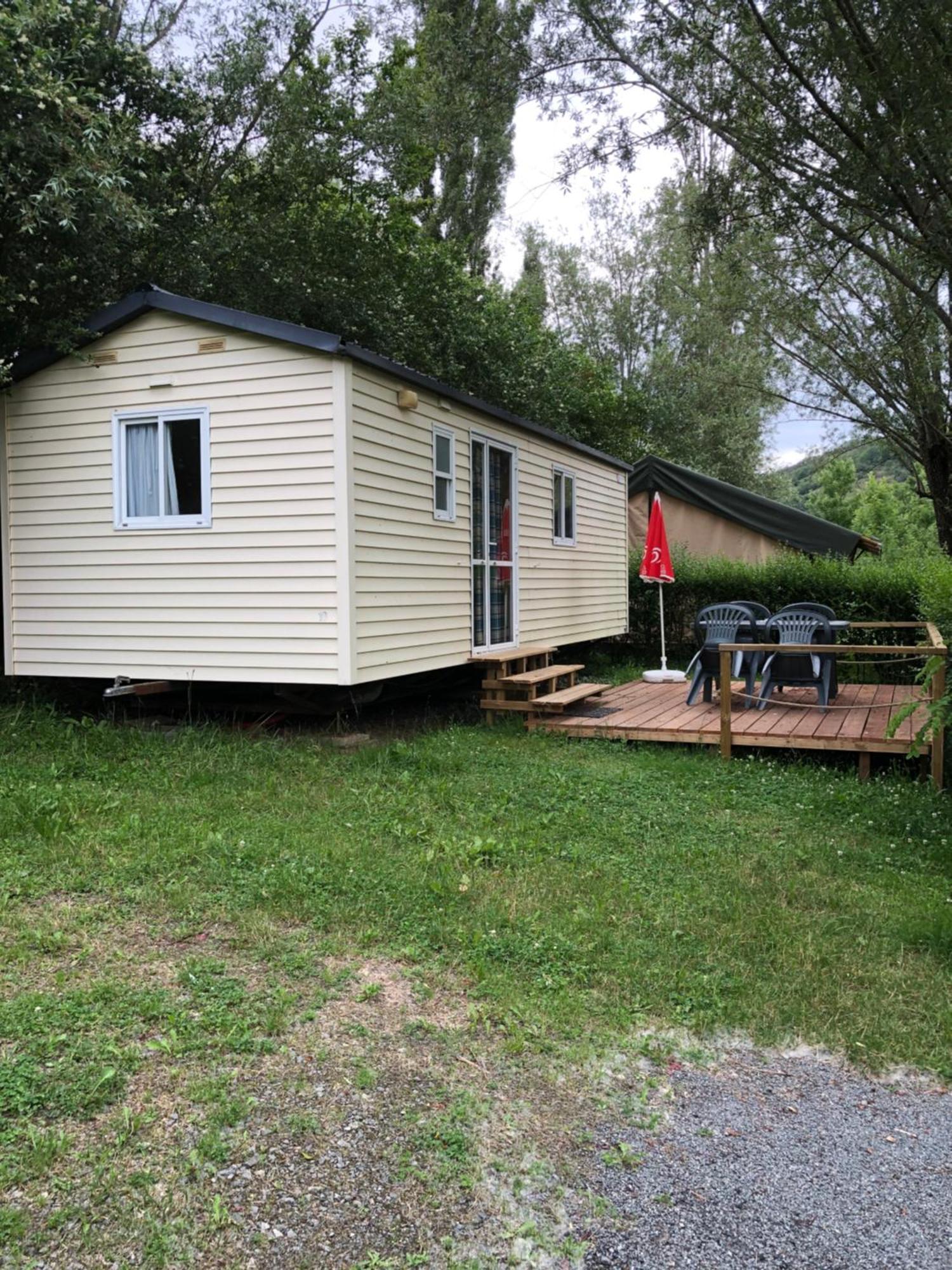 Camping Du Pont De St Gal Saint-Gal-sur-Sioule Екстер'єр фото