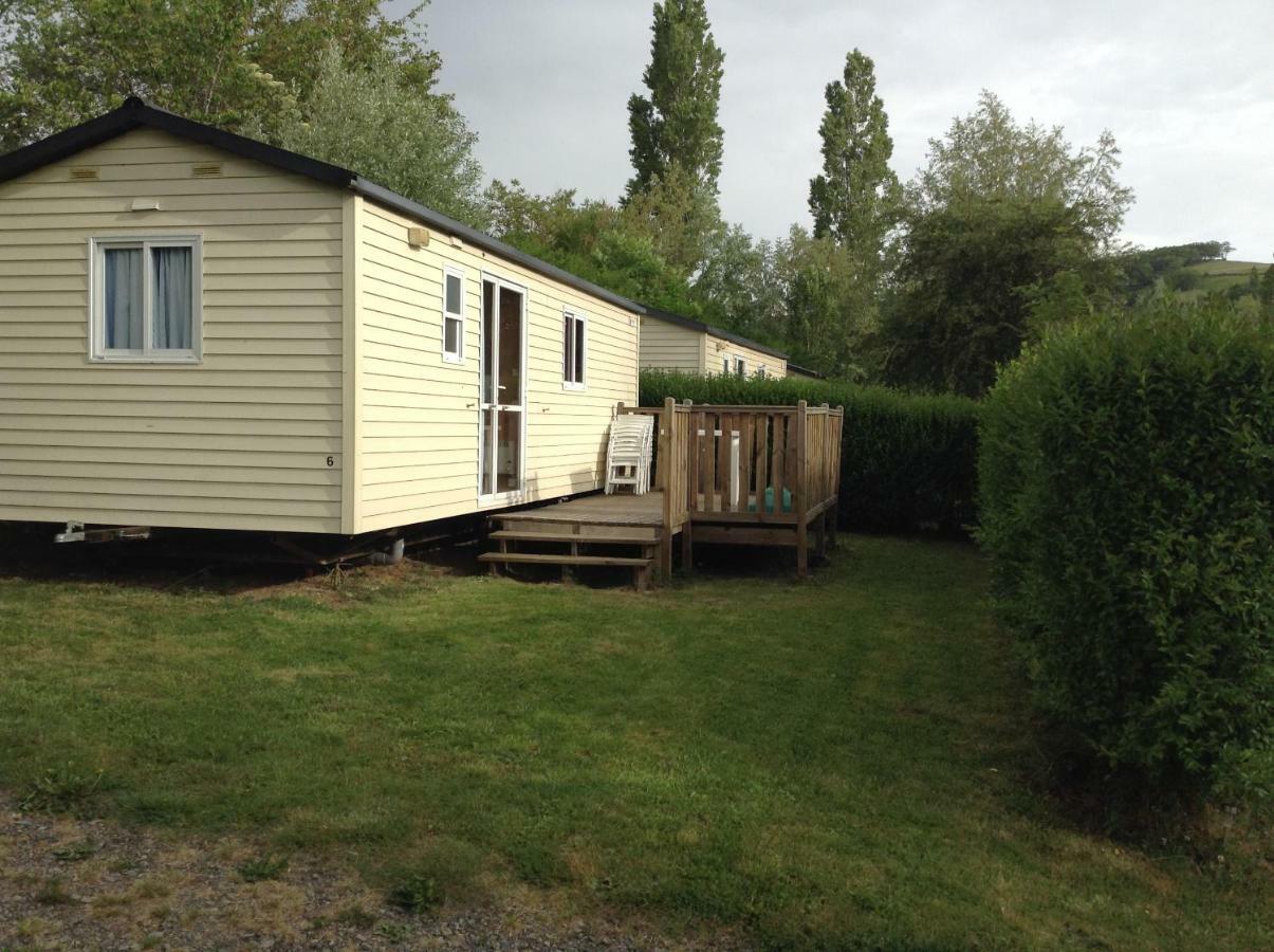 Camping Du Pont De St Gal Saint-Gal-sur-Sioule Екстер'єр фото