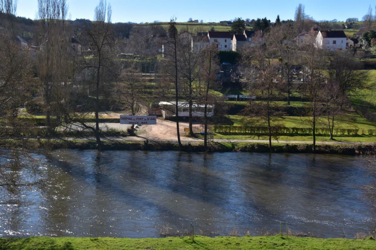 Camping Du Pont De St Gal Saint-Gal-sur-Sioule Екстер'єр фото