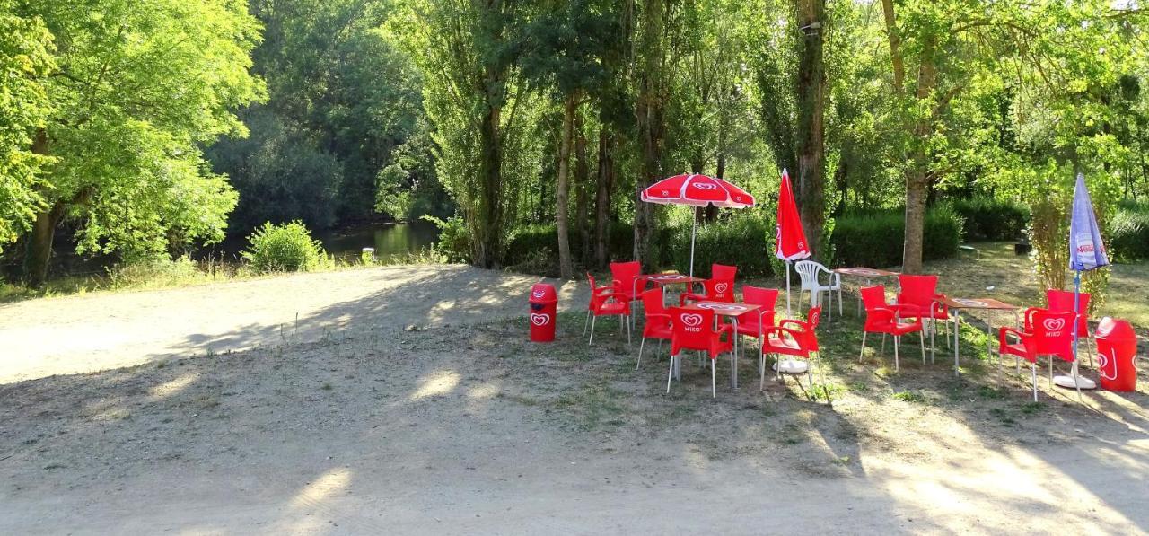 Camping Du Pont De St Gal Saint-Gal-sur-Sioule Екстер'єр фото